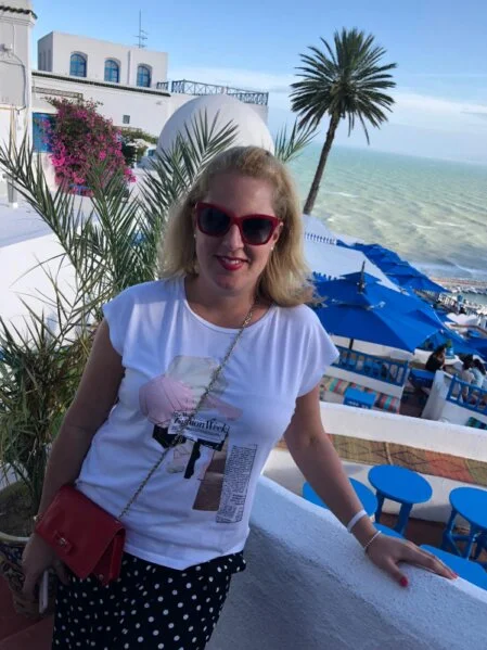 Meine zweisprachige Erziehung und mein tiefes Sara Tlili, Verständnis für beide Kulturen machen mich zur idealen Ansprechpartnerin für alle, die Tunesisch lernen möchten